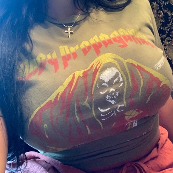 🦇 Obey Propaganda Graphic Tee 🦇 - Picture 2 of 4